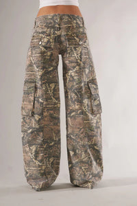 The Qamis™Unisex Camo Cargo Pant
