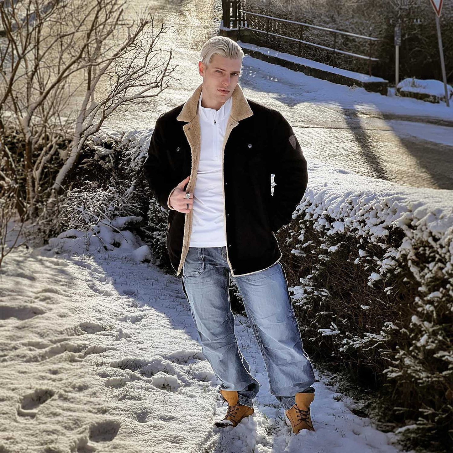 QAMIS™ Men’s Sherpa-Lined Jacket with Multi Pockets