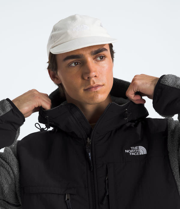 The North Face Men’s Retro Denali Jacket – A Timeless Fleece Classic