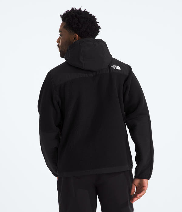 The North Face Men’s Retro Denali Jacket – A Timeless Fleece Classic