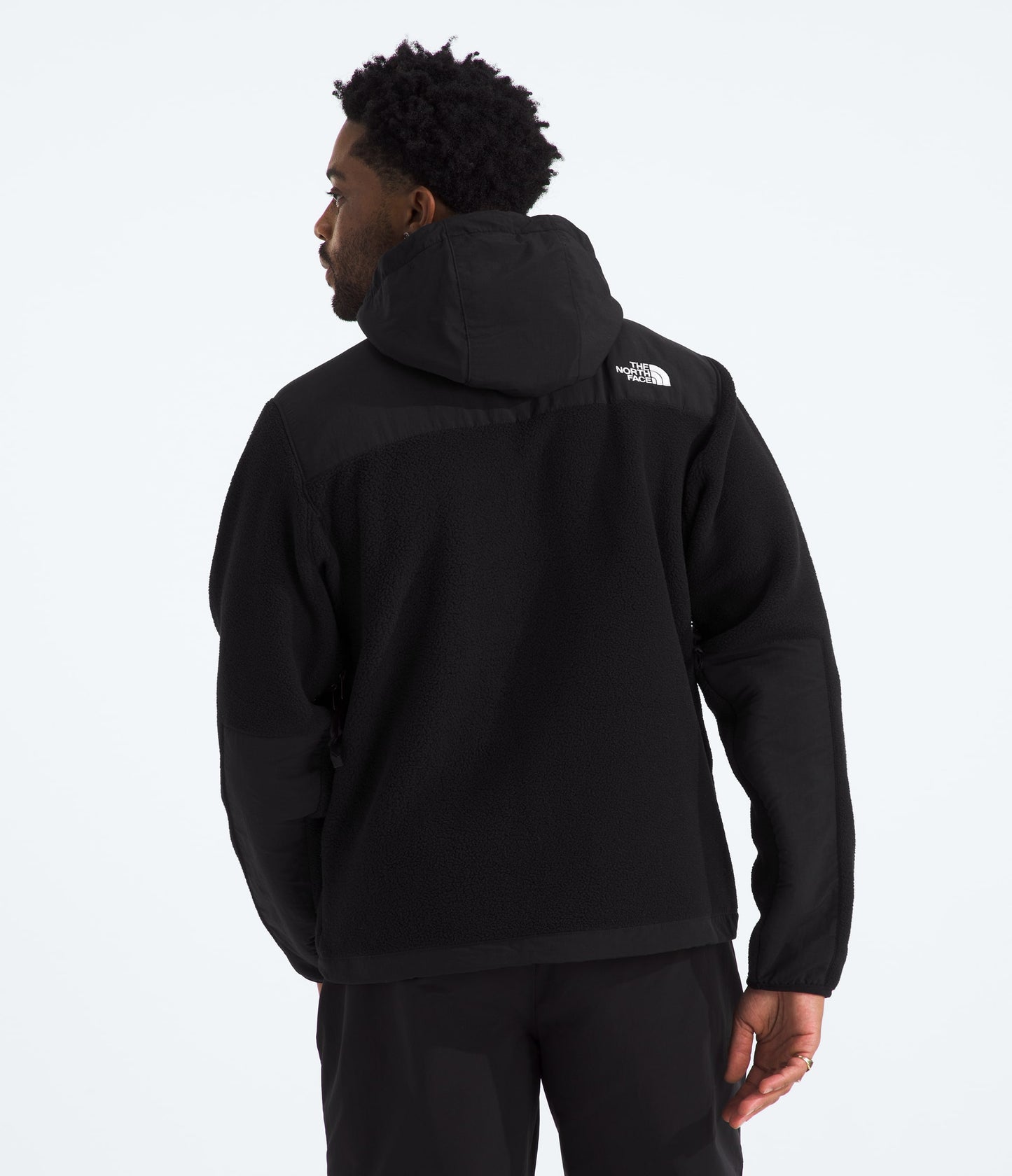The North Face Men’s Retro Denali Jacket – A Timeless Fleece Classic