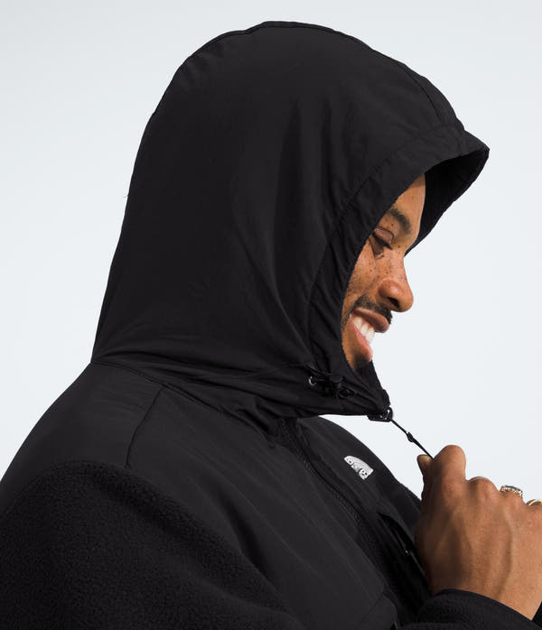 The North Face Men’s Retro Denali Jacket – A Timeless Fleece Classic