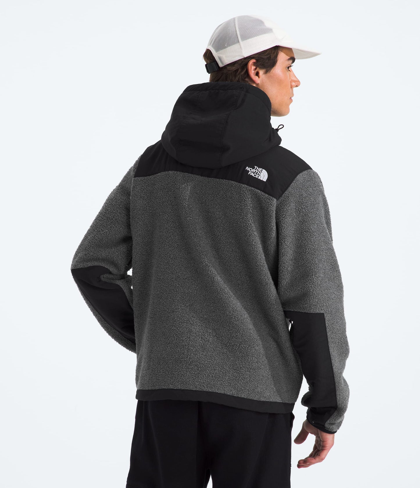 The North Face Men’s Retro Denali Jacket – A Timeless Fleece Classic