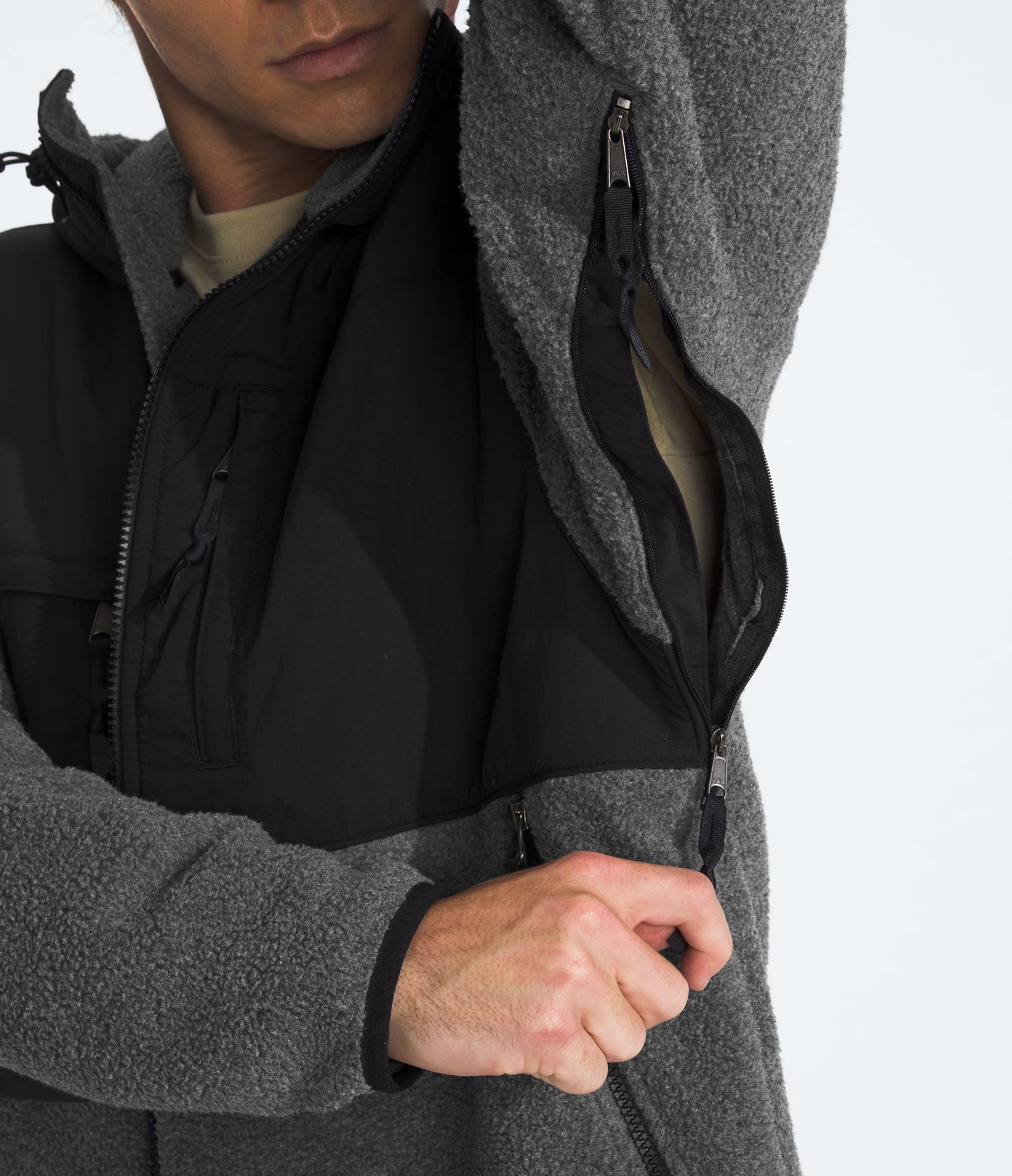 The North Face Men’s Retro Denali Jacket – A Timeless Fleece Classic