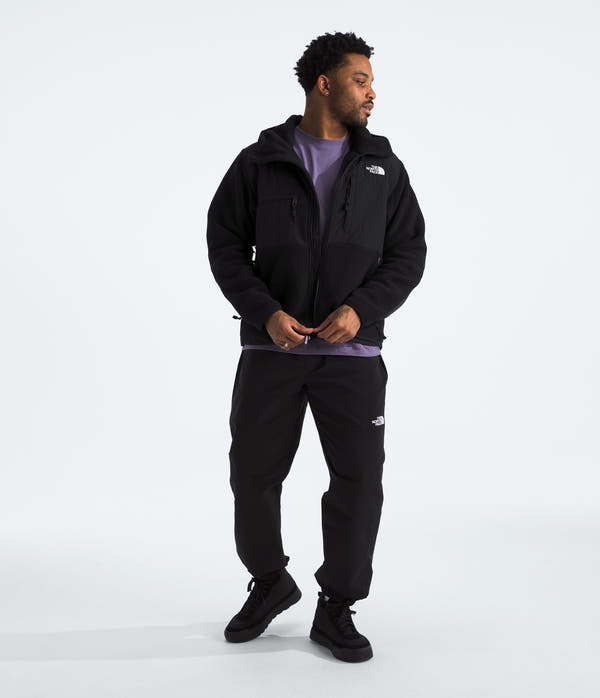 The North Face Men’s Retro Denali Jacket – A Timeless Fleece Classic