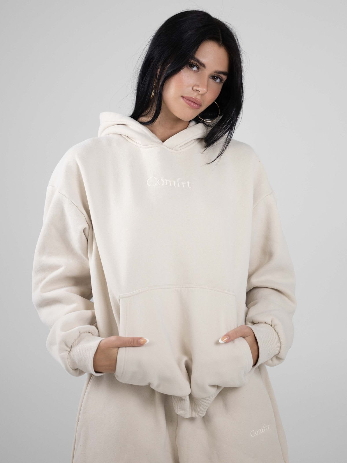 Qamis™ x Comfrt Unisex – Signature Fit Hoodie