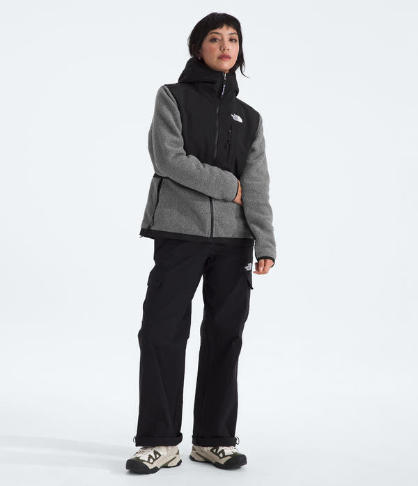 The North Face Women’s Retro Denali Jacket – A Timeless Fleece Essential