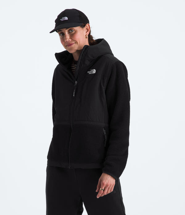 The North Face Women’s Retro Denali Jacket – A Timeless Fleece Essential