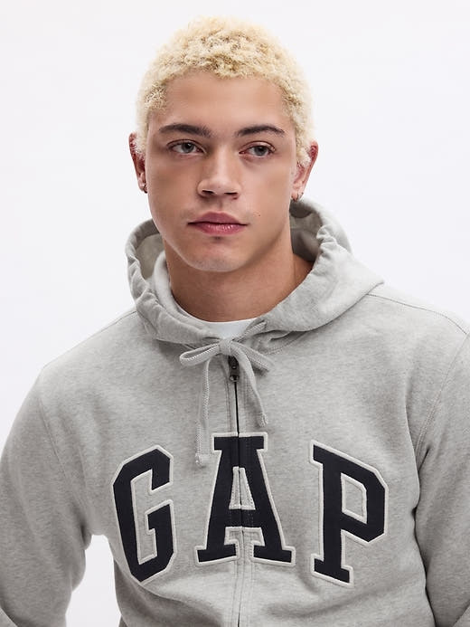 Gap VintageSoft Arch Logo Full-Zip Hoodie – Classic Comfort with a Relaxed Fit