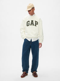Gap Heavyweight Logo Sweatshirt – Oversized Comfort with Classic Style