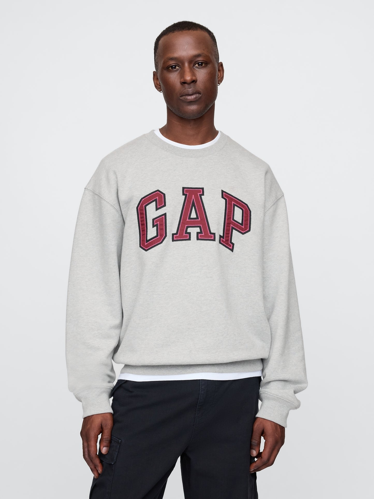 Gap Heavyweight Logo Sweatshirt – Oversized Comfort with Classic Style