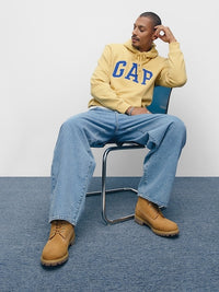 Gap VintageSoft Arch Logo Hoodie – Timeless Comfort with a Relaxed Fit