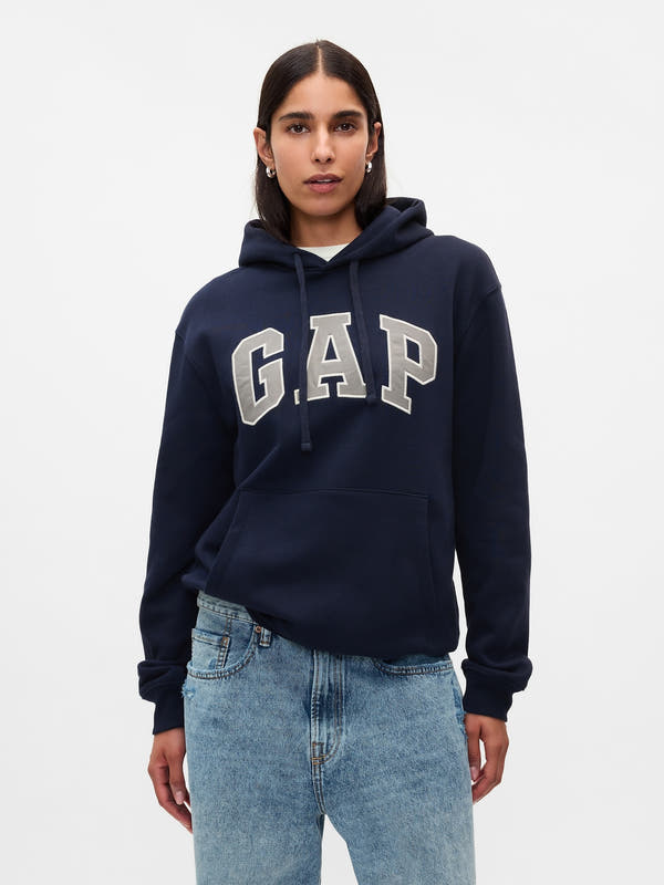 Gap VintageSoft Arch Logo Hoodie – Timeless Comfort with a Relaxed Fit