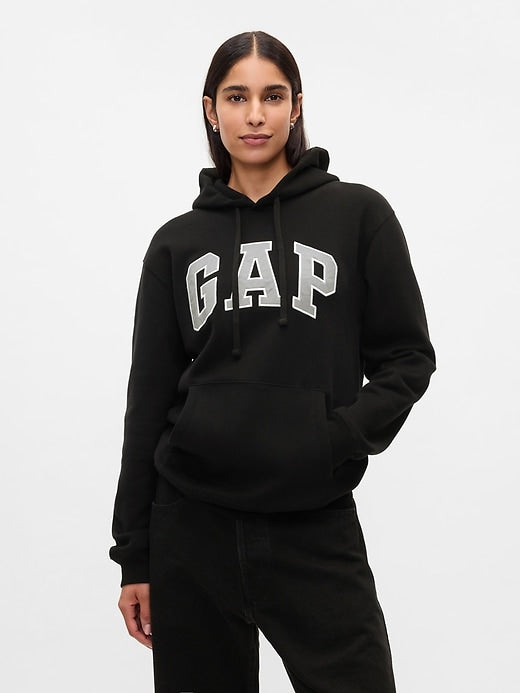 Gap VintageSoft Arch Logo Hoodie – Timeless Comfort with a Relaxed Fit