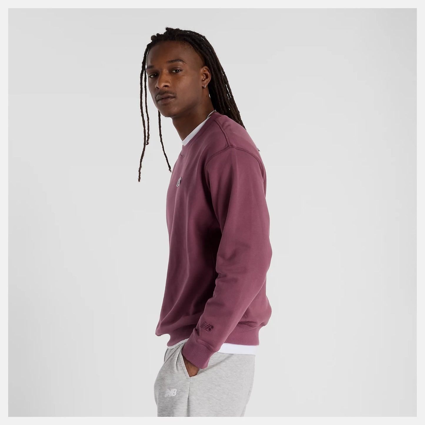 New Balance Athletics 574 Patch Crew – Everyday Comfort with a Stylish Edge