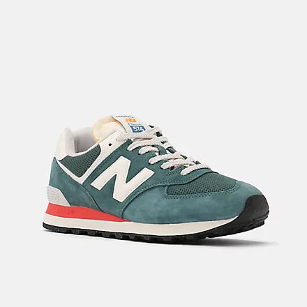 New Balance 574 Classic Sneakers – Suede/Mesh Comfort
